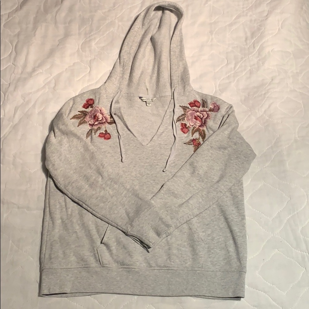 American Eagle v neck comfy sweatshirt
